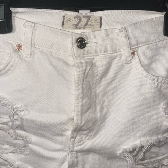 Free People | We The Free | Optic White Distressed Denim Shorts, Size 27 Waist - Picture 5 of 8